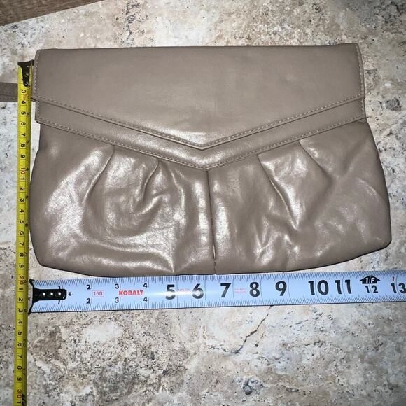 Vintage Soft Faux Leather Taupe Clutch Handbag with Snaplock Closure Wrist Purse - Picture 13 of 13